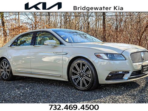 Used 2018 Lincoln Continental Reserve image 1