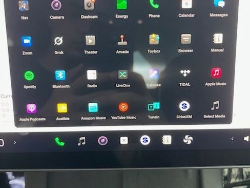 Used 2023 Tesla Model 3 Standard Range image 38