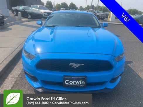 Used 2017 Ford Mustang Coupe RWD image 4