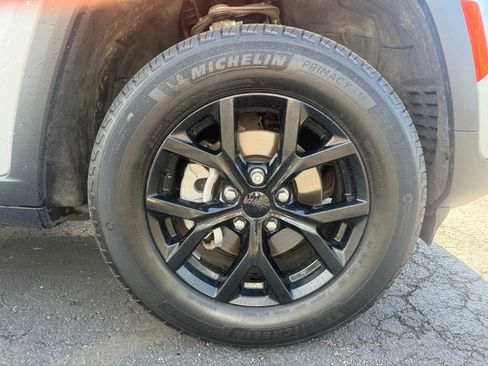 Certified 2024 Jeep Grand Cherokee Altitude AWD/4WD image 51