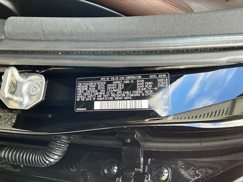 Used 2019 Volvo XC60 T6 Momentum w/ Multimedia Package image 31