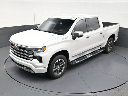 Used 2024 Chevrolet Silverado 1500 High Country w/ Technology Package RWD image 12