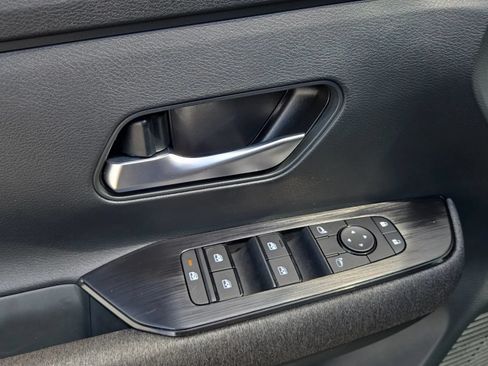 Used 2025 Nissan Kicks SV FWD image 14