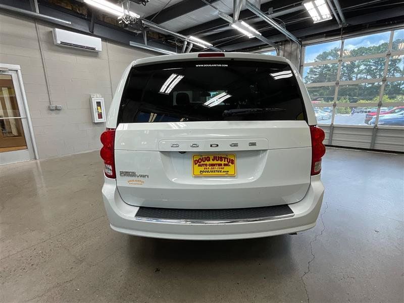 Used 2020 Dodge Grand Caravan SE FWD image 4