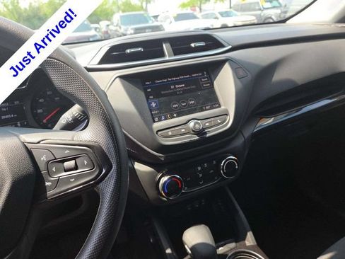 Used 2023 Chevrolet TrailBlazer LT FWD image 6