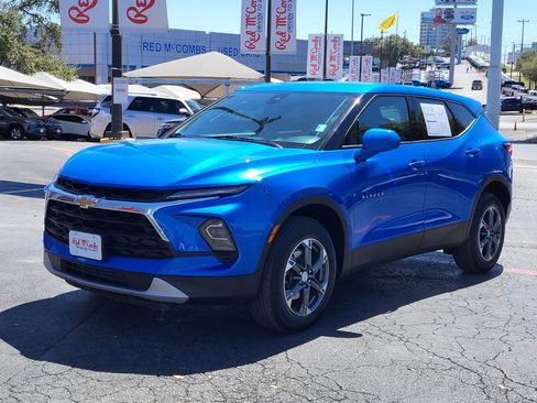 Used 2025 Chevrolet Blazer LT FWD image 7