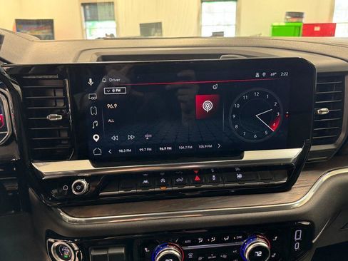 Used 2025 GMC Sierra 1500 SLT AWD/4WD image 7
