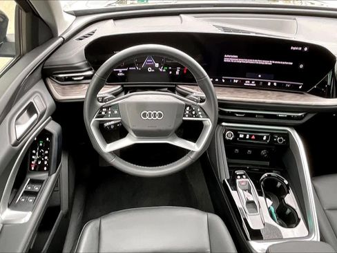 Certified 2025 Audi Q5 Premium w/ Convenience Package AWD/4WD image 6