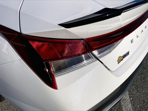Used 2025 Hyundai Elantra Sport FWD image 32