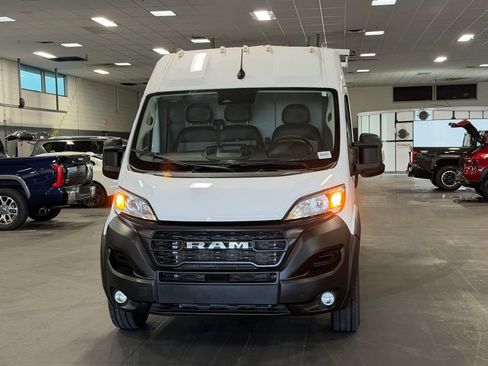 Used 2024 RAM ProMaster 2500 w/ Convenience Group image 39
