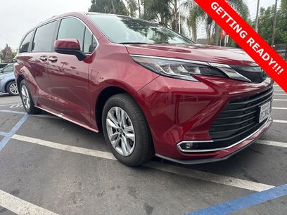 Used 2022 Toyota Sienna XLE
