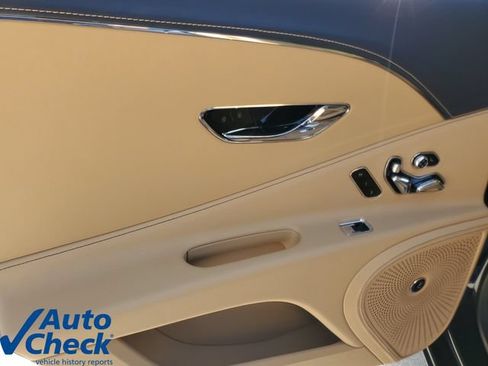 Used 2021 Bentley Flying Spur V8 AWD/4WD image 12