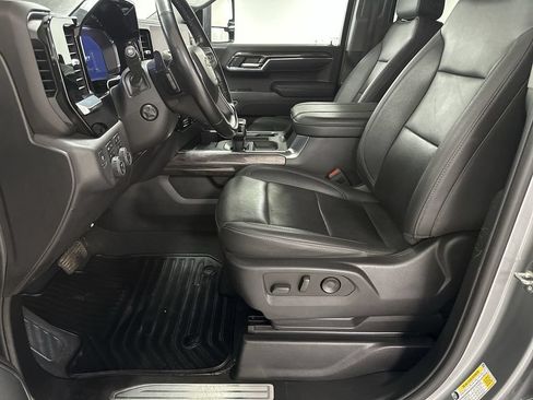 Used 2023 Chevrolet Silverado 1500 LTZ w/ LTZ Convenience Package II AWD/4WD image 10