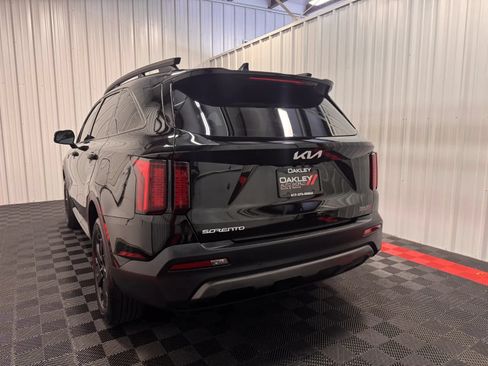Used 2023 Kia Sorento S w/ Panoramic Sunroof Package AWD/4WD image 13