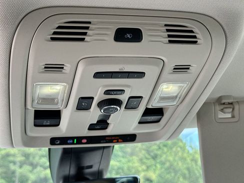 Used 2021 GMC Yukon Denali w/ Advanced Technology Package AWD/4WD image 19