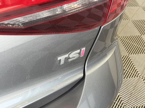 Used 2017 Volkswagen Jetta SE FWD image 16