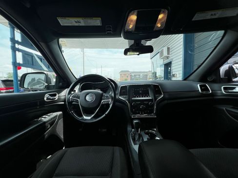Used 2020 Jeep Grand Cherokee Laredo AWD/4WD image 10