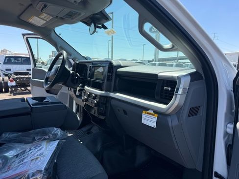 New 2026 Ford F550 4x4 Regular Cab Super Duty image 28