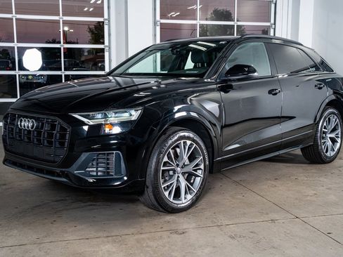 Used 2020 Audi Q8 Premium w/ Black Optic Package image 11