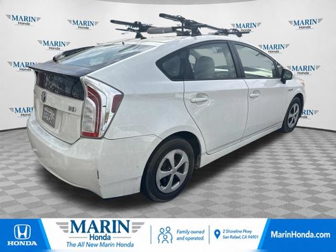 Used 2014 Toyota Prius Two FWD image 3