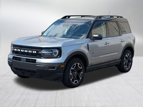 Used 2023 Ford Bronco Sport Outer Banks w/ Tech Package AWD/4WD image 3