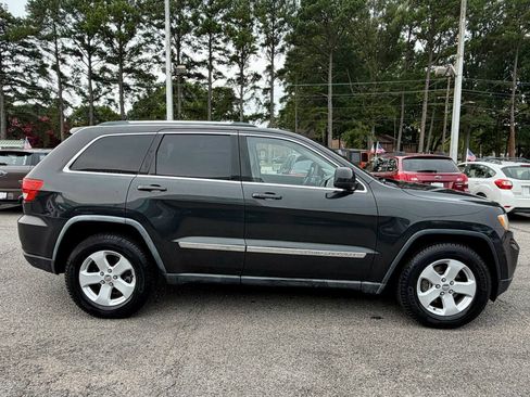 Used 2011 Jeep Grand Cherokee Laredo AWD/4WD image 6