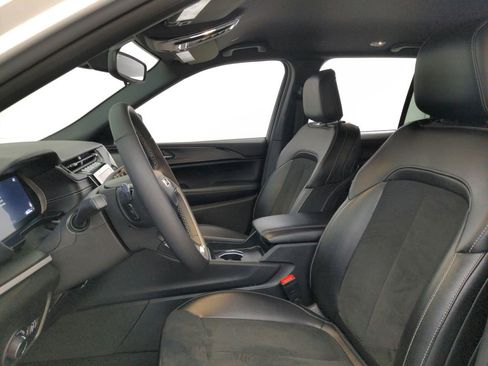 Used 2024 Jeep Grand Cherokee Altitude image 18