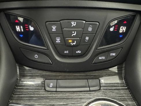 Used 2017 Buick Envision Essence FWD image 17