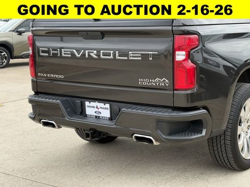 Used 2021 Chevrolet Silverado 1500 High Country w/ Technology Package image 6