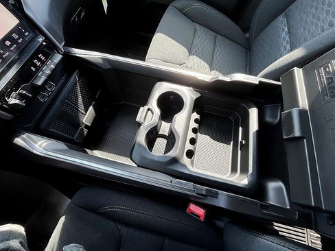 New 2026 RAM 1500 4x4 Crew Cab image 30