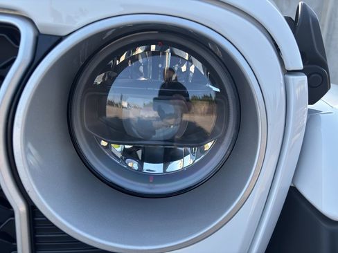 Used 2024 Jeep Wrangler Sahara image 4