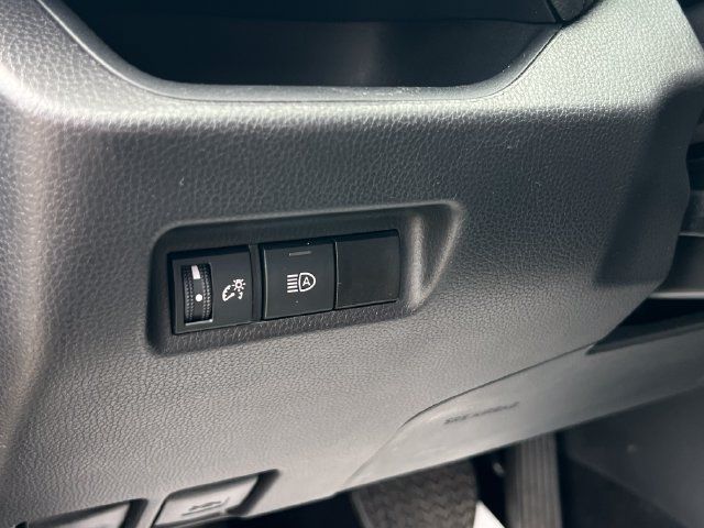 Used 2025 Toyota RAV4 XLE FWD image 29