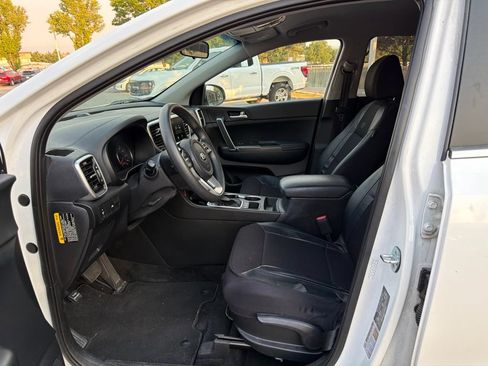 Used 2022 Kia Sportage LX AWD/4WD image 14