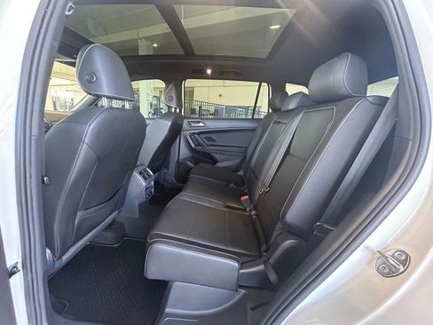 Used 2021 Volkswagen Tiguan SE R-Line image 32