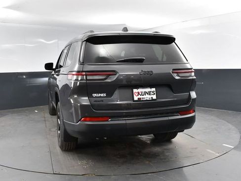 Used 2025 Jeep Grand Cherokee L Altitude image 9