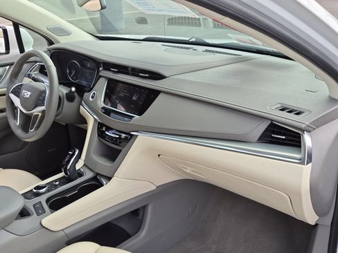 Certified 2023 Cadillac XT5 Premium Luxury w/ LPO, Floor Liner Package AWD/4WD image 28
