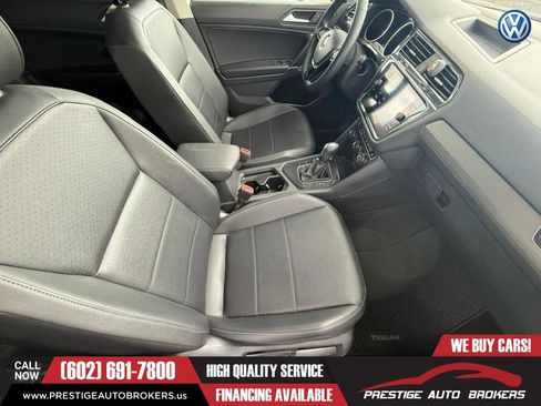 Used 2020 Volkswagen Tiguan SE image 38