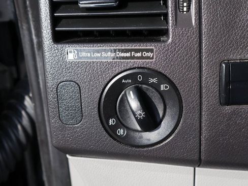 Used 2018 Mercedes-Benz Sprinter 2500 image 22