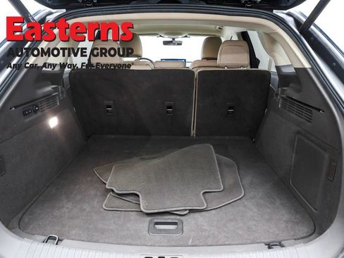 Used 2022 Lincoln Nautilus AWD w/ Premium Package image 9