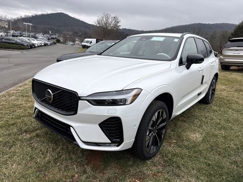 New 2026 Volvo XC60 B5 Plus w/ Protection Package Premier image 2
