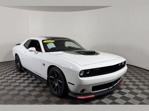 Used 2018 Dodge Challenger R/T Plus RWD image 1