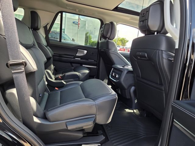 New 2026 Ford Expedition Platinum w/ Driver's Package AWD/4WD image 43