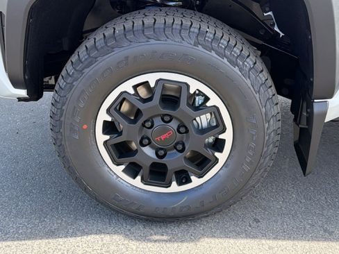New 2026 Toyota Tacoma TRD Off-Road AWD/4WD image 9