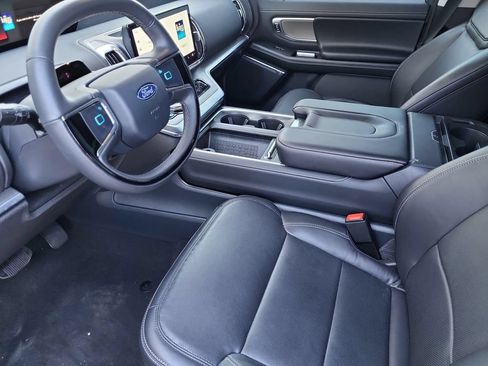 Used 2025 Ford Expedition Max Platinum w/ Driver's Package AWD/4WD image 15