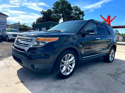 Used 2015 Ford Explorer XLT w/ Equipment Group 202B image 1