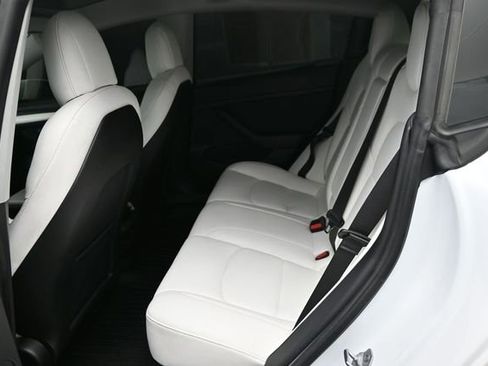 Used 2021 Tesla Model 3 Standard Range Plus RWD image 13