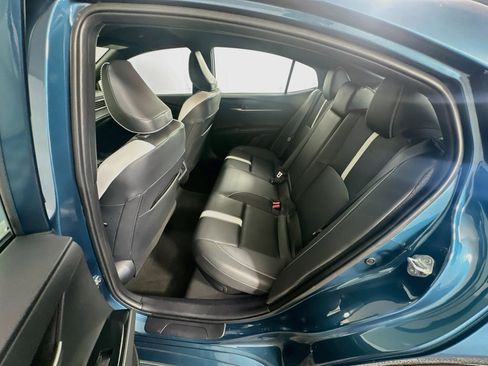 Used 2025 Toyota Camry SE FWD image 25