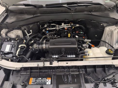 Certified 2024 Ford Explorer XLT w/ Equipment Group 202A RWD image 38