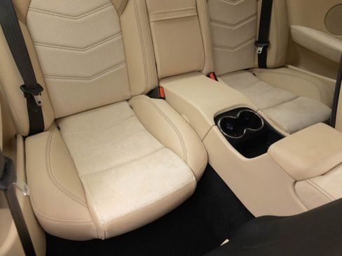 Used 2015 Maserati GranTurismo Sport image 40