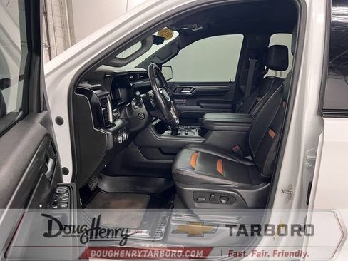 Used 2023 GMC Sierra 1500 AT4 w/ Technology Package AWD/4WD image 30